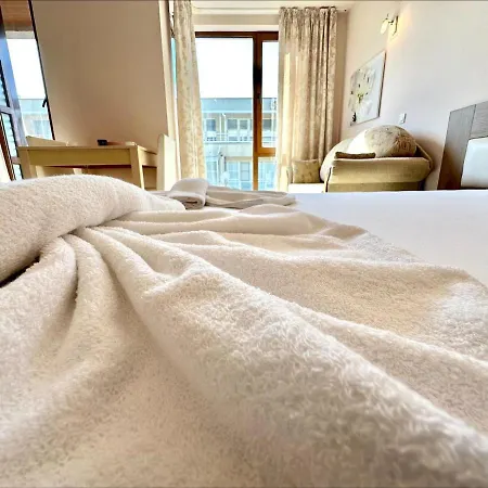 Bay - Menada Apatments דירה