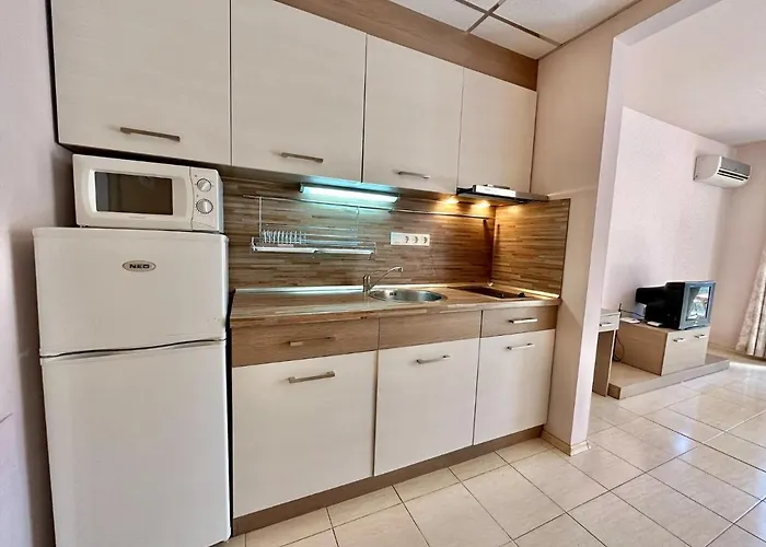 Bay - Menada Apatments Поморие