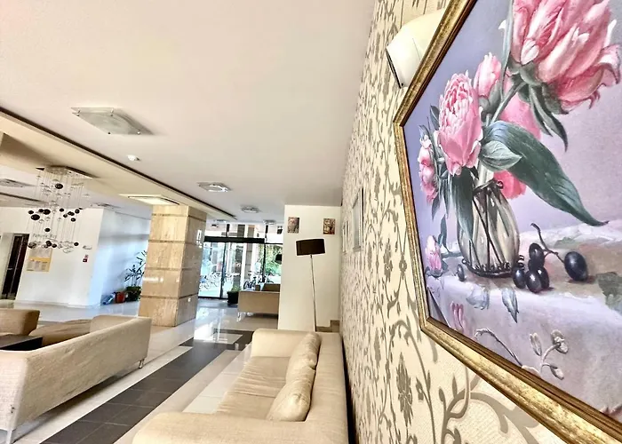 Bay - Menada Apatments Апартамент *