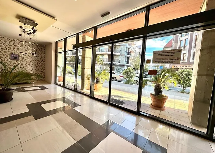 Апартамент Bay - Menada Apatments Поморие